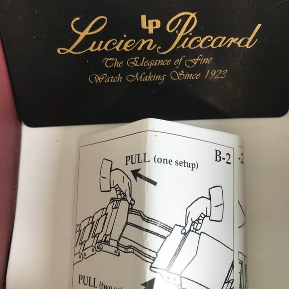 🔴UNISEX LUCIEN PICCARD STAINLESS WATCH. - Picture 3 of 4